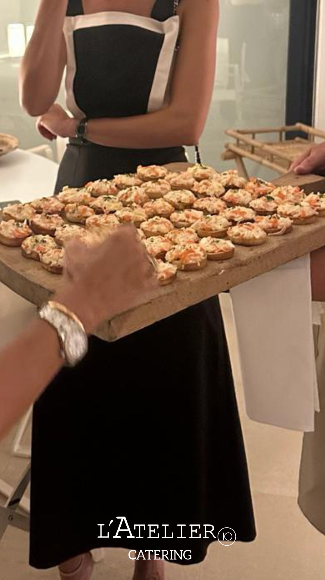 ateliercatering-5 Catering en Madrid sirviendo pinchitos